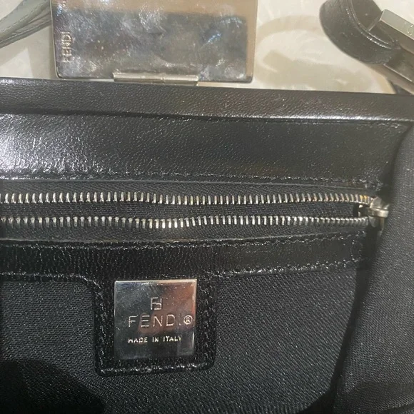 Fendy handbag - Picture 6 of 14
